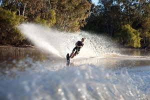 Person water skiing in Chinchilla 
