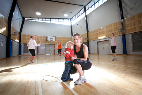 Fitness_woman_with_child